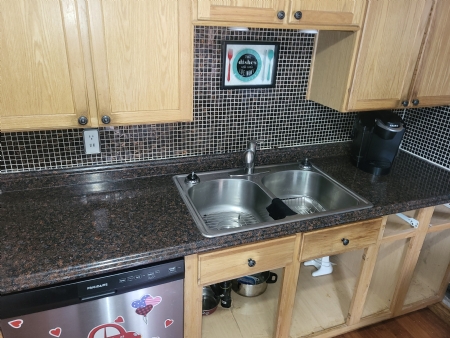 Countertop sink taps