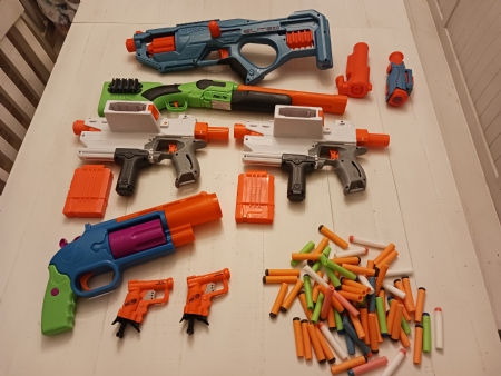 NERF GUNS