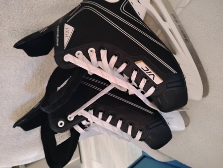 Vic  hockey skates