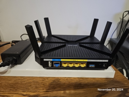 TP-LINK AC3200 router