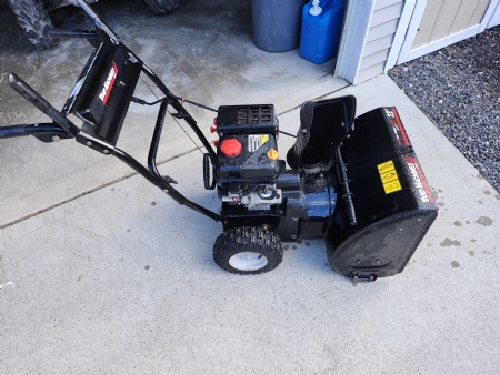 YARDMACHINES SNOWBLOWER