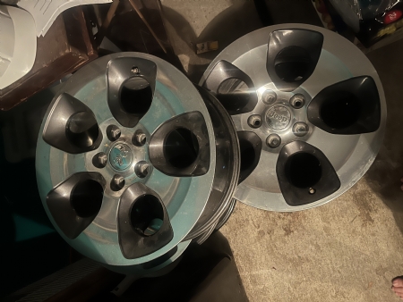 Set of 5 jeep rims