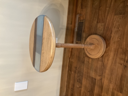 Accent table