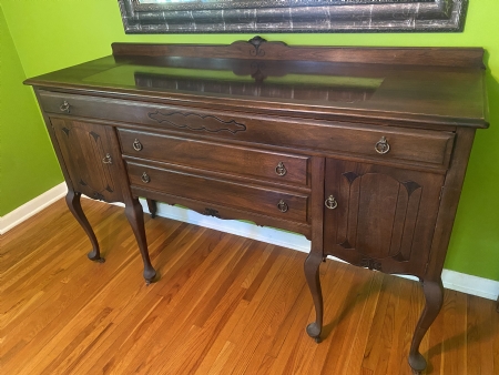 Diningroom hutch