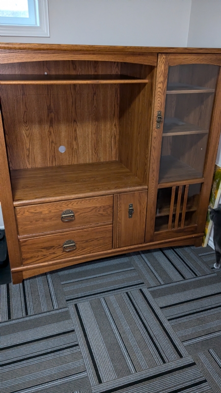 Entertainment cabinet