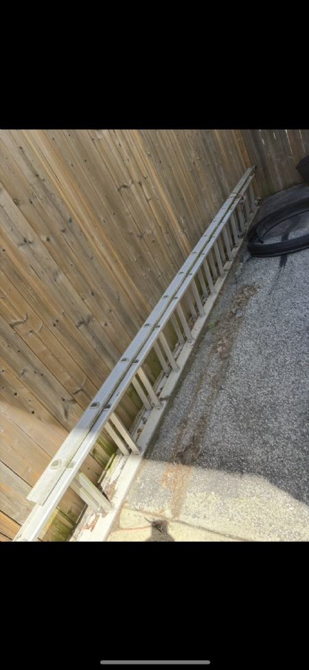 Aluminum ladders
