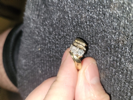 14k gold ring with 19 diamonds