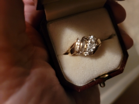 14k gold ring with 19 diamonds